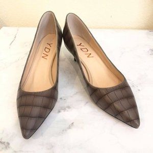 YDN Size 6 Coffee Brown Wood Pattern Pump